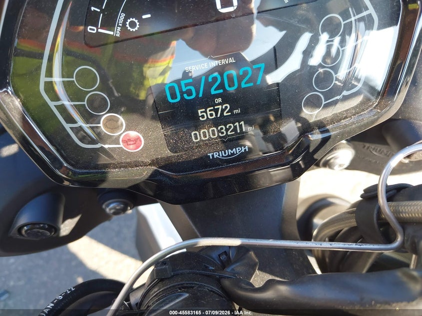2024 TRIUMPH MOTORCYCLE STREET TRIPLE auction photo 7