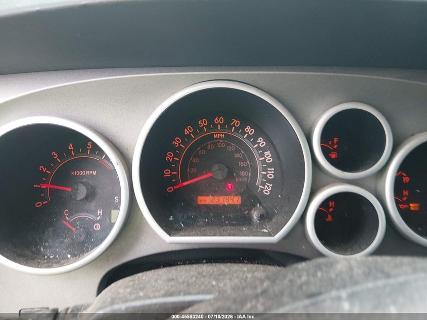 2011 TOYOTA TUNDRA auction photo 7
