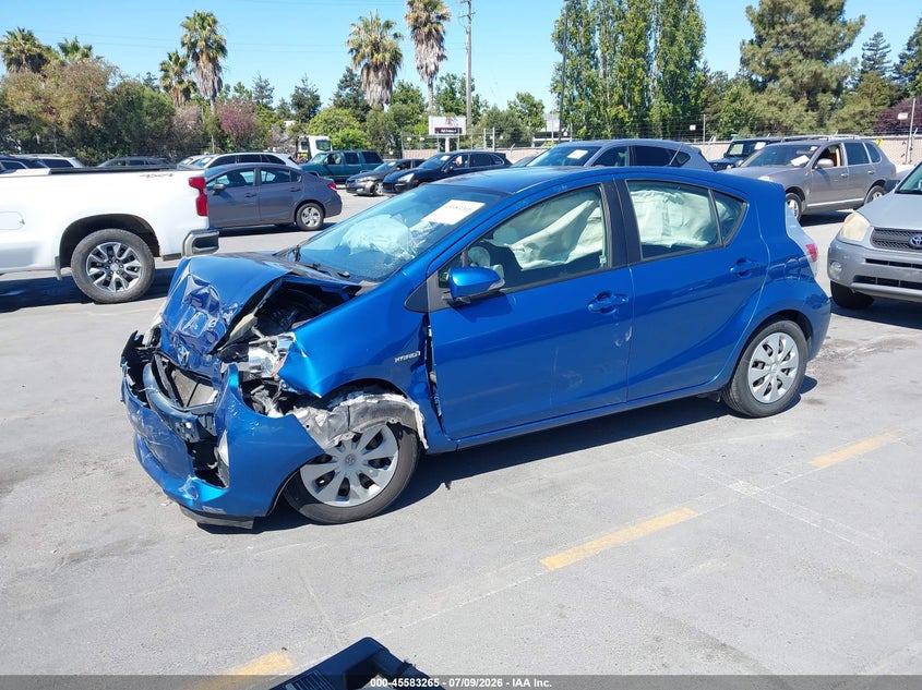 2013 Toyota Prius C Two JTDKDTB3XD1547329 photo 1