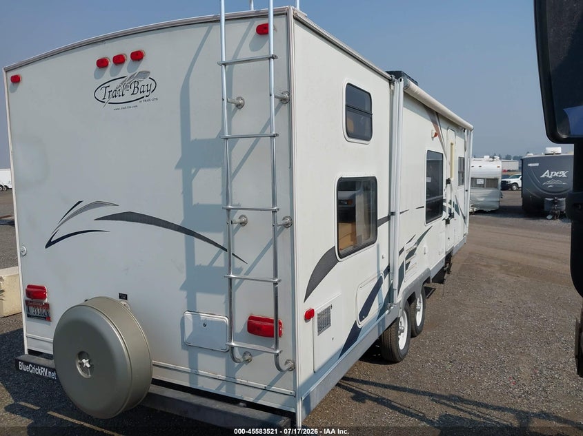 2005 R-VISION 28 FT auction photo 4