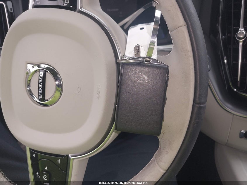 2025 Volvo Xc60 B5 Core VIN: YV4M12RJ1S1109096 Lot: 45583575