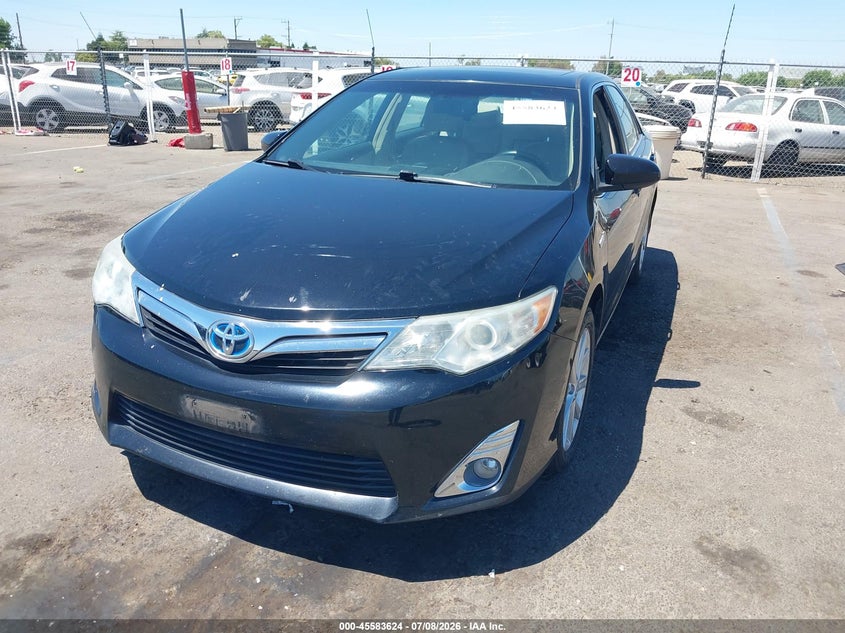 2013 Toyota Camry, Right Front, IAAI, VIN 4T1BD1FK2DU069004 — photo 2
