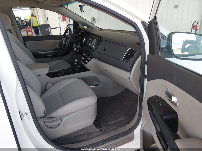 2018 KIA SEDONA auction photo 5