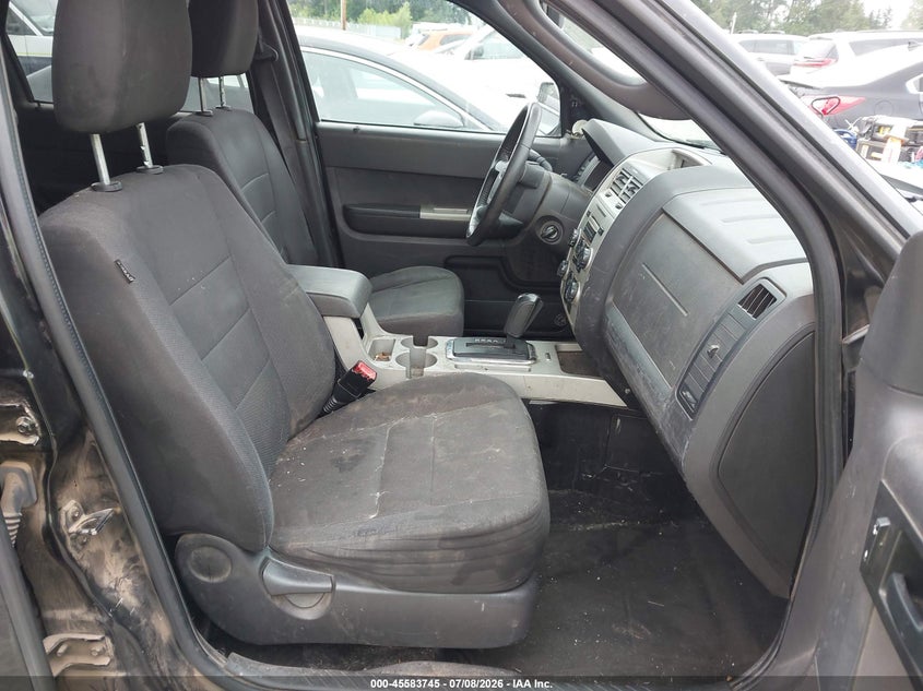 2011 FORD ESCAPE auction photo 5