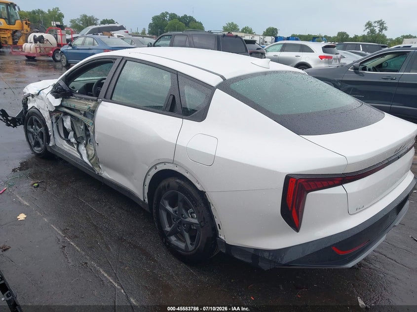 Vin: 3kpft4de1te303623, lot: 46082139, kia k4 lxs 20263