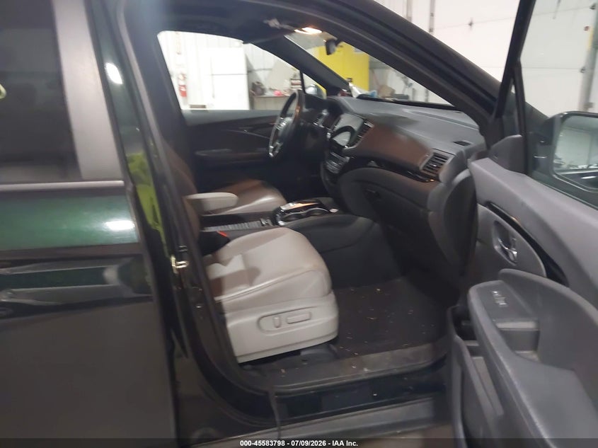 2019 HONDA PASSPORT auction photo 5