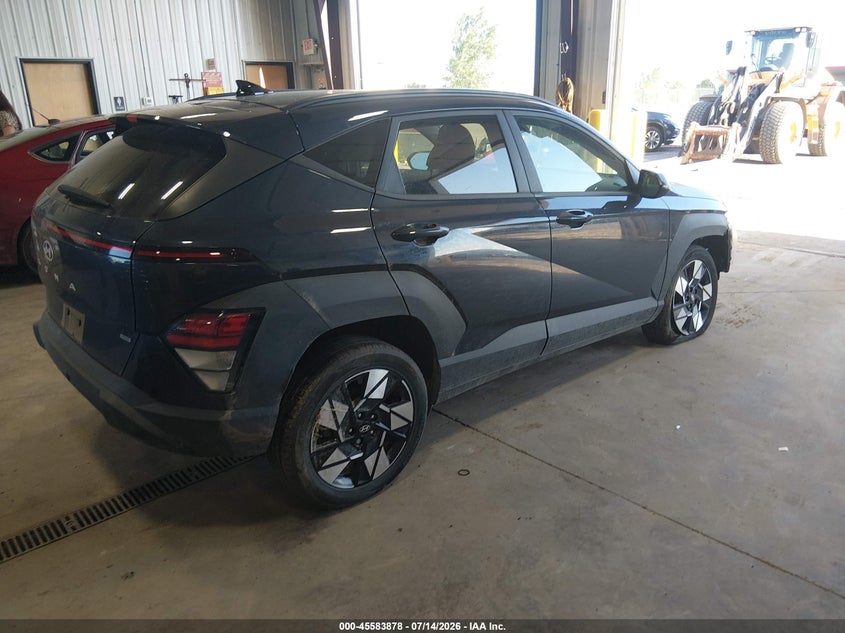 2024 HYUNDAI KONA auction photo 4