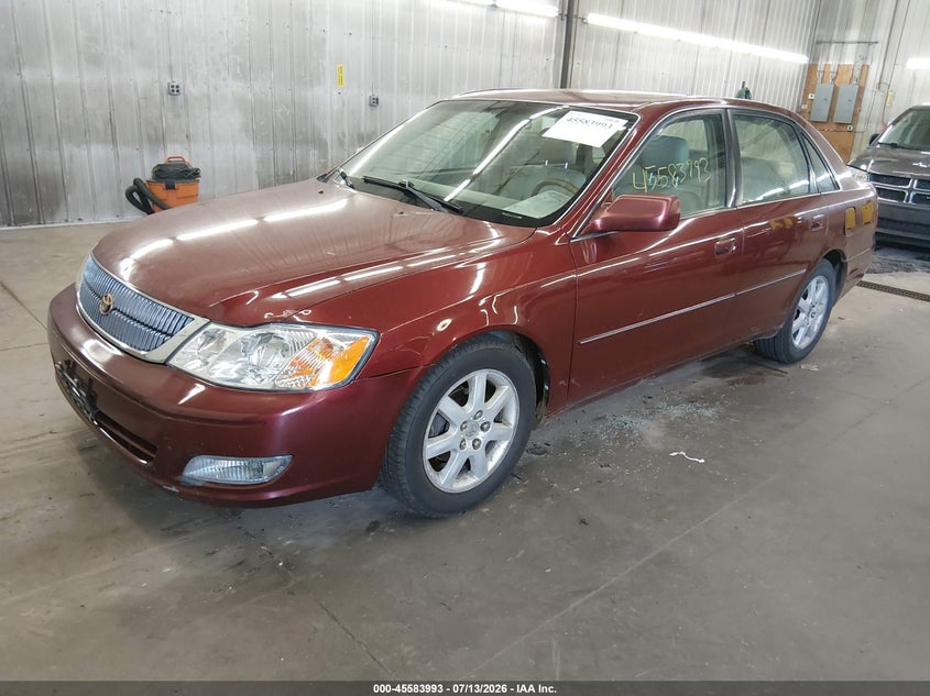 2002 TOYOTA AVALON auction photo 2