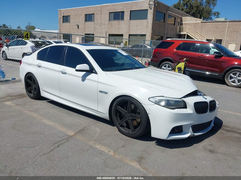 Vin: wbafr9c51bc757547, lot: 46082381, bmw 550i 2011 img_1