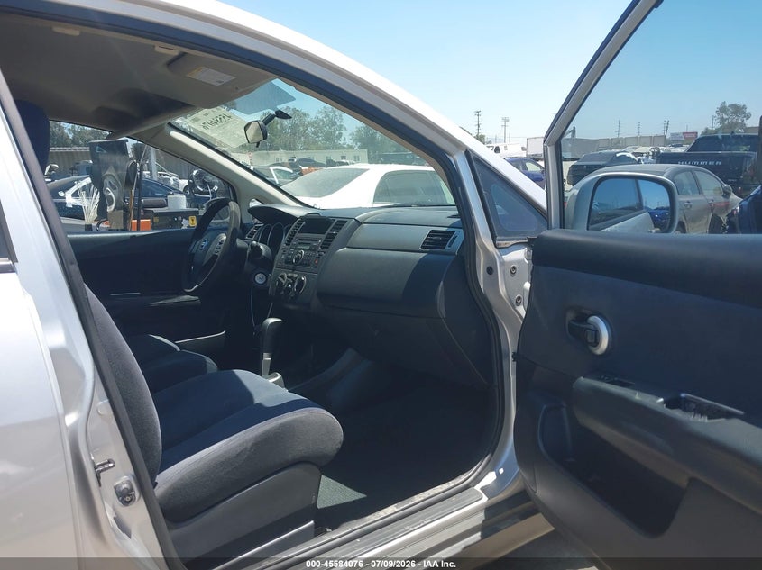 AtlanticExpress - Nissan Versa