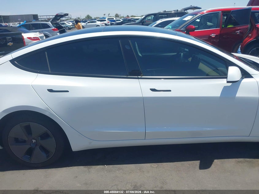TESLA MODEL 3 - zdjęcie 12