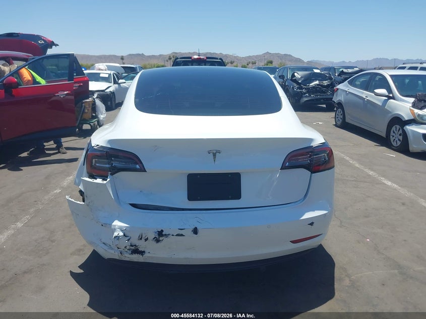 TESLA MODEL 3 - zdjęcie 15