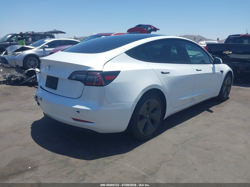 TESLA MODEL 3 - zdjęcie 4