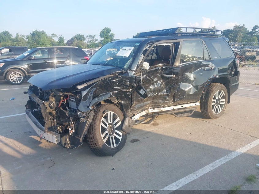2019 TOYOTA 4RUNNER auction photo 2