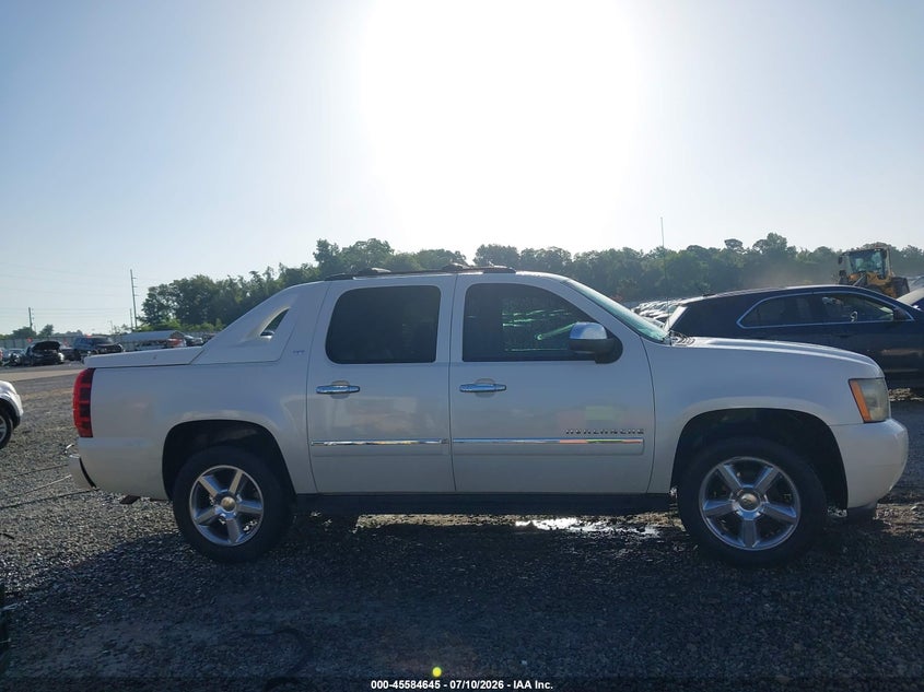 2011 CHEVROLET AVALANCHE TRUCK 5.3L V-8 VVT, 320HP