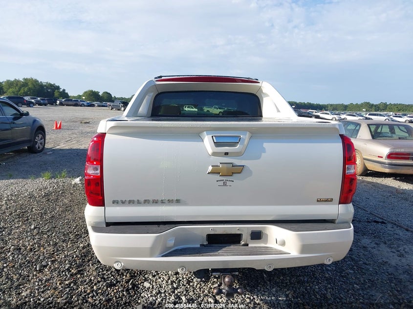 2011 CHEVROLET AVALANCHE TRUCK 5.3L V-8 VVT, 320HP