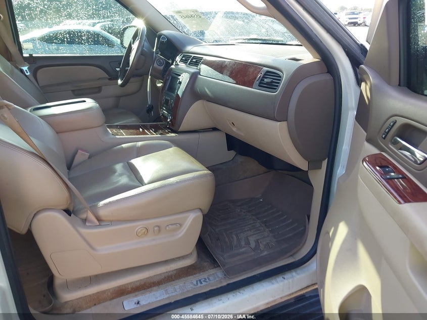 2011 CHEVROLET AVALANCHE TRUCK 5.3L V-8 VVT, 320HP