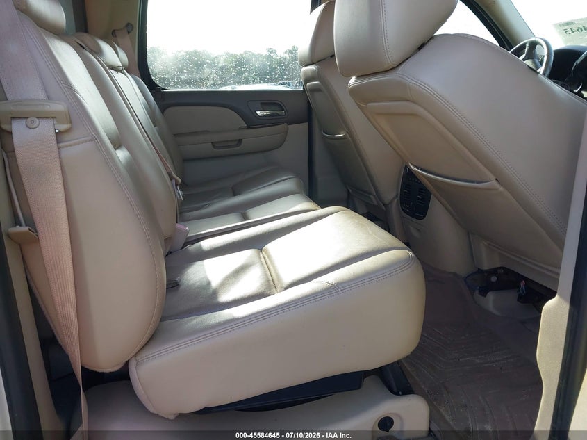 2011 CHEVROLET AVALANCHE TRUCK 5.3L V-8 VVT, 320HP