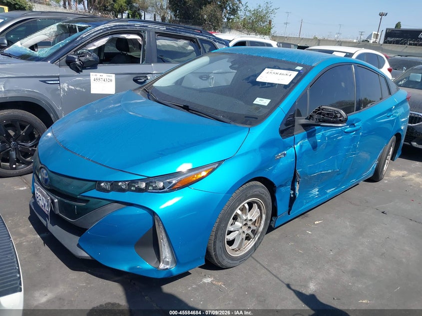 2017 Toyota Prius, Левый бок, IAAI, VIN JTDKARFP6H3064505 — фото 2