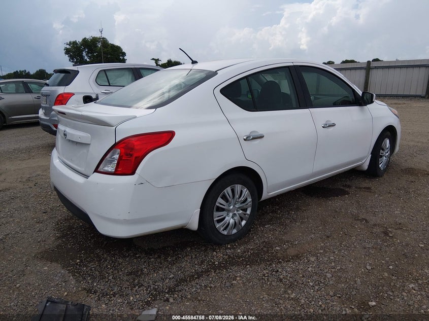 2017 NISSAN VERSA auction photo 4