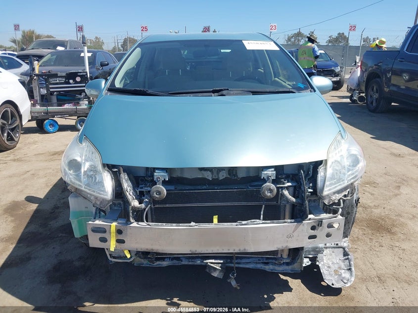 2013 TOYOTA PRIUS auction photo 6