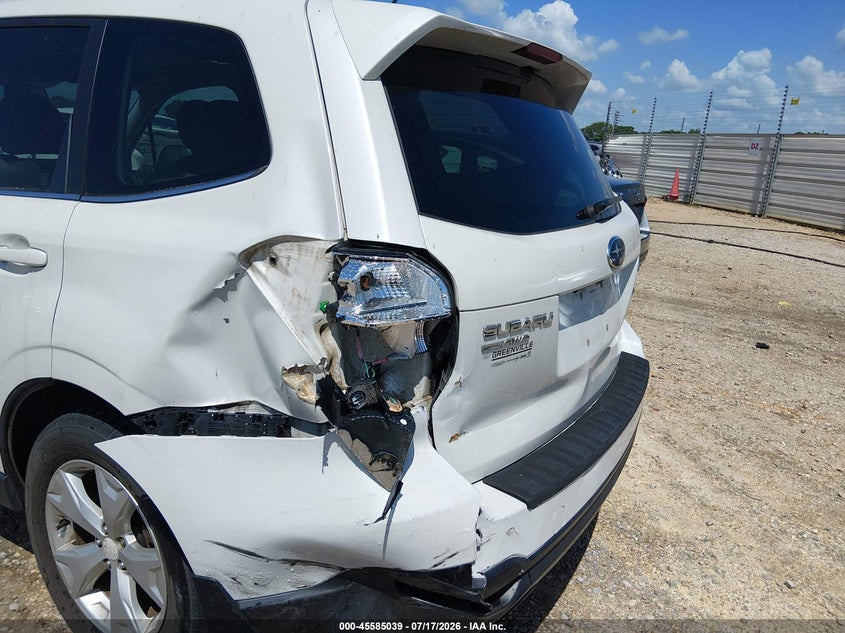 2015 SUBARU FORESTER auction photo 6