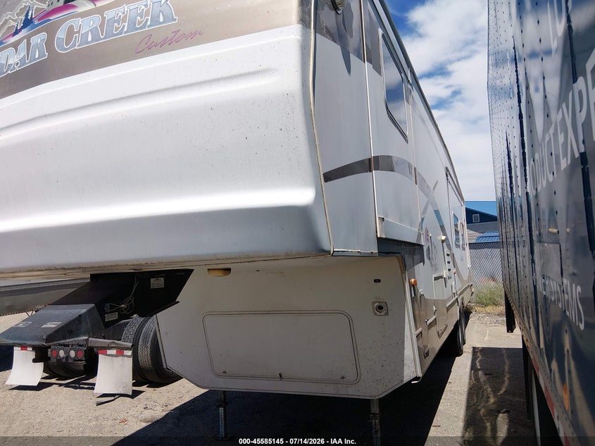 2002 CEDAR CREEK M-36RLTS auction photo 2