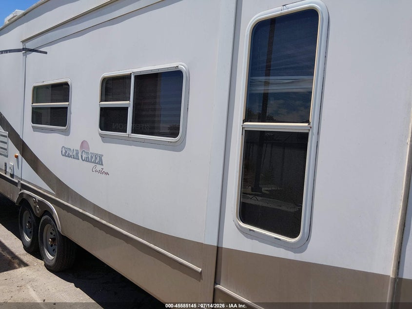 2002 CEDAR CREEK M-36RLTS auction photo 3