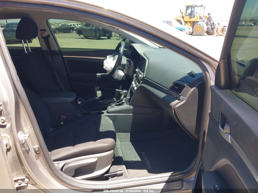 2020 HYUNDAI ELANTRA auction photo 5