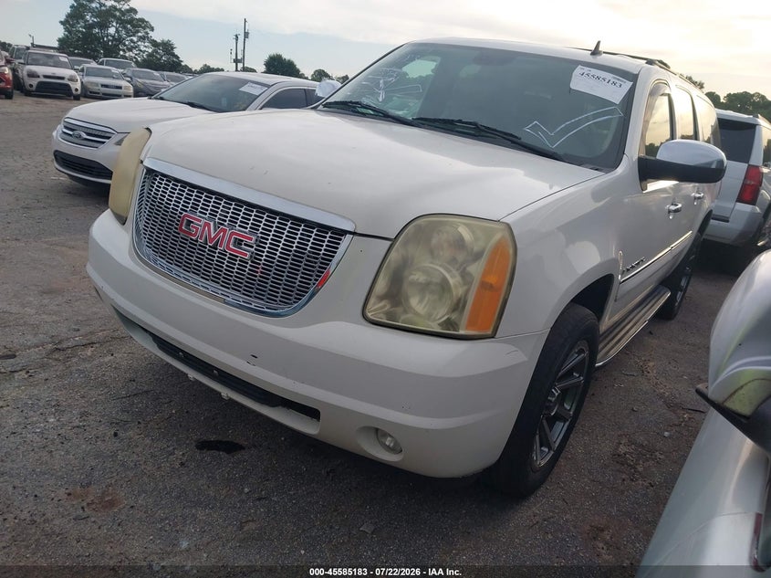 2008 GMC Yukon, Normal Wear & Tear, IAAI, VIN 1GKFK16368R205829 — photo 2