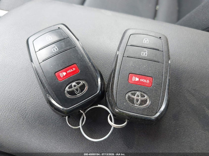 TOYOTA PRIUS - zdjęcie 11