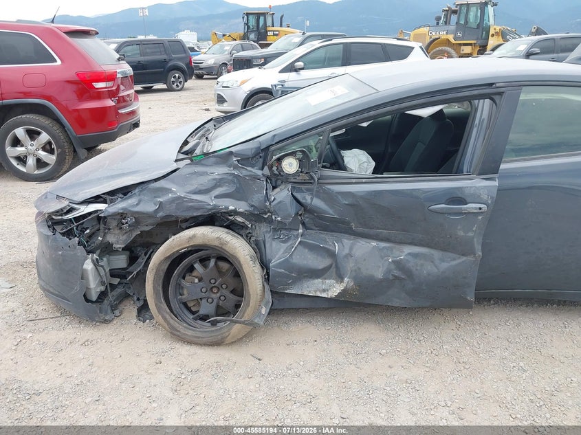 TOYOTA PRIUS - zdjęcie 6
