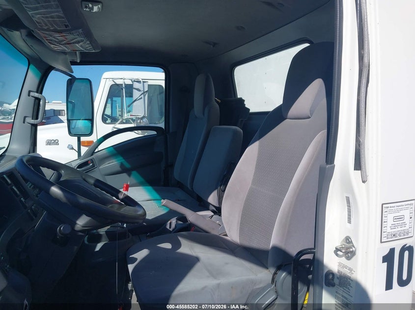2019 ISUZU NQR auction photo 7