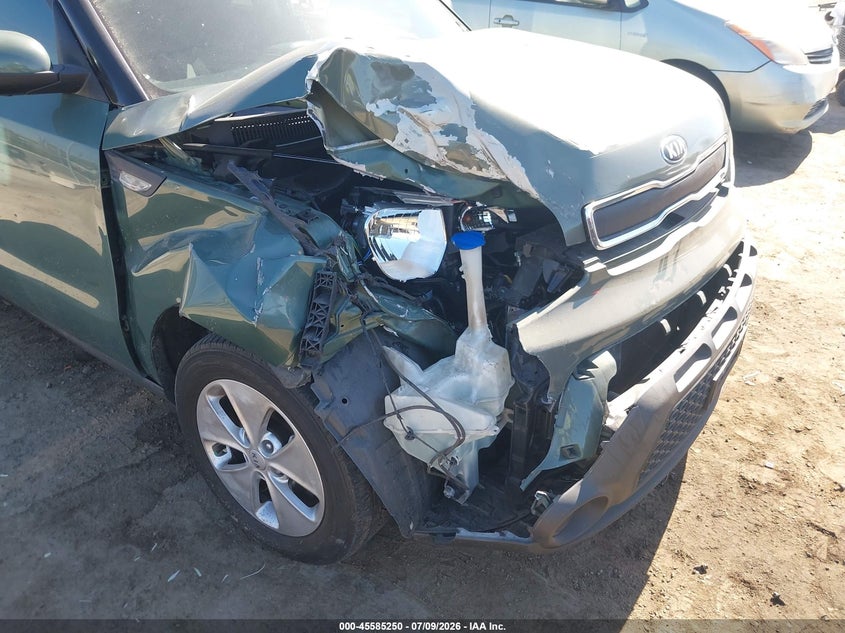 2014 KIA SOUL auction photo 6