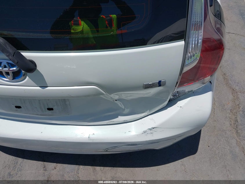 2015 Toyota Prius C Three VIN: JTDKDTB36F1091607 Lot: 45585263