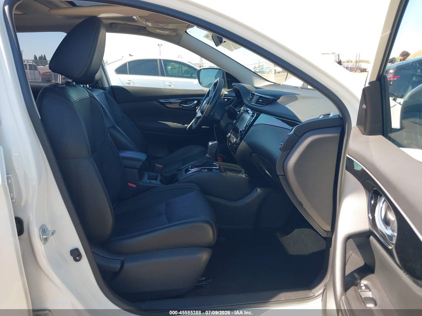 2017 NISSAN ROGUE SPORT auction photo 5