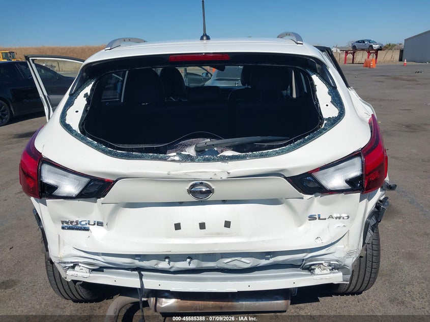 2017 NISSAN ROGUE SPORT auction photo 6