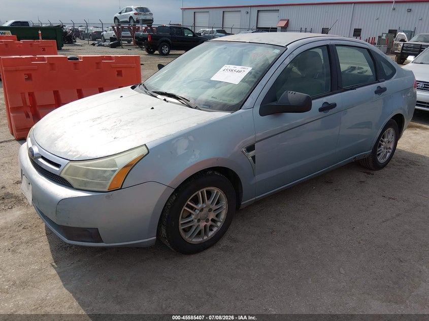2008 Ford Focus, Right Side, IAAI, VIN 1FAHP35N28W152638 — photo 2