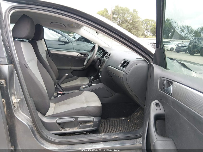 2018 VOLKSWAGEN JETTA auction photo 5