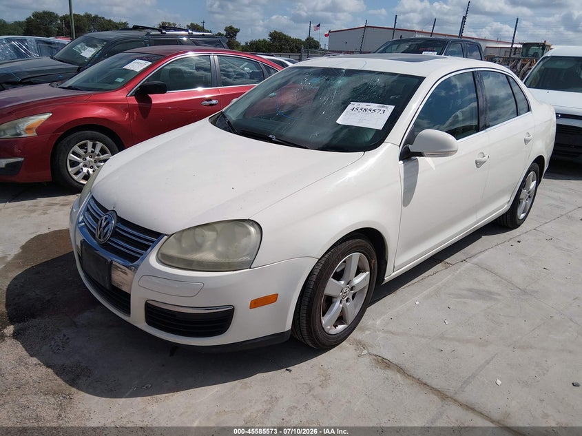 2008 Volkswagen Jetta, Right Rear, IAAI, VIN 3VWRZ71K78M032245 — photo 2
