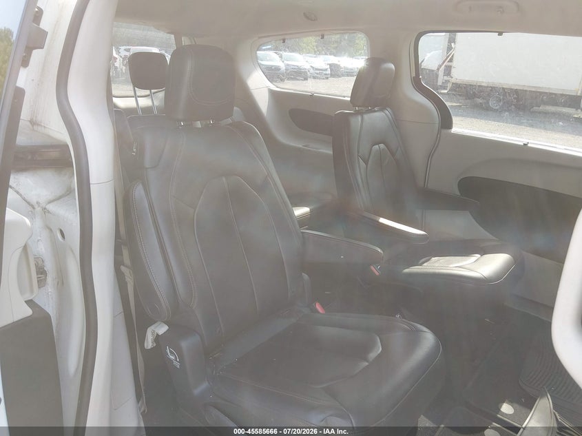 2017 Chrysler Pacifica Touring-L VIN: 2C4RC1BG6HR803069 Lot: 45585666