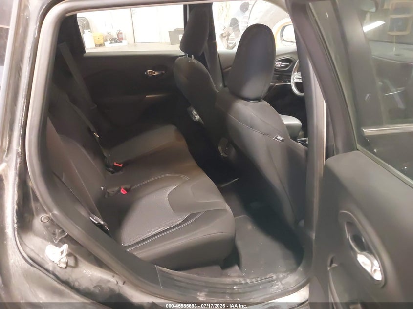 2019 JEEP CHEROKEE auction photo 8