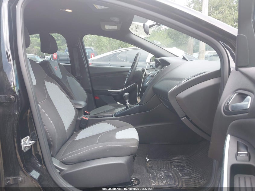2017 FORD FOCUS ST auction photo 5