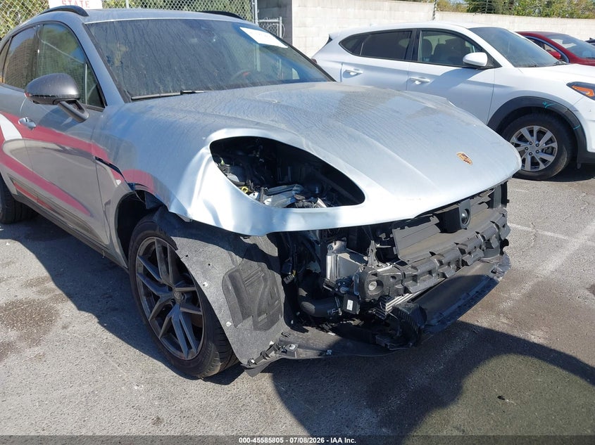 2025 PORSCHE MACAN auction photo 6