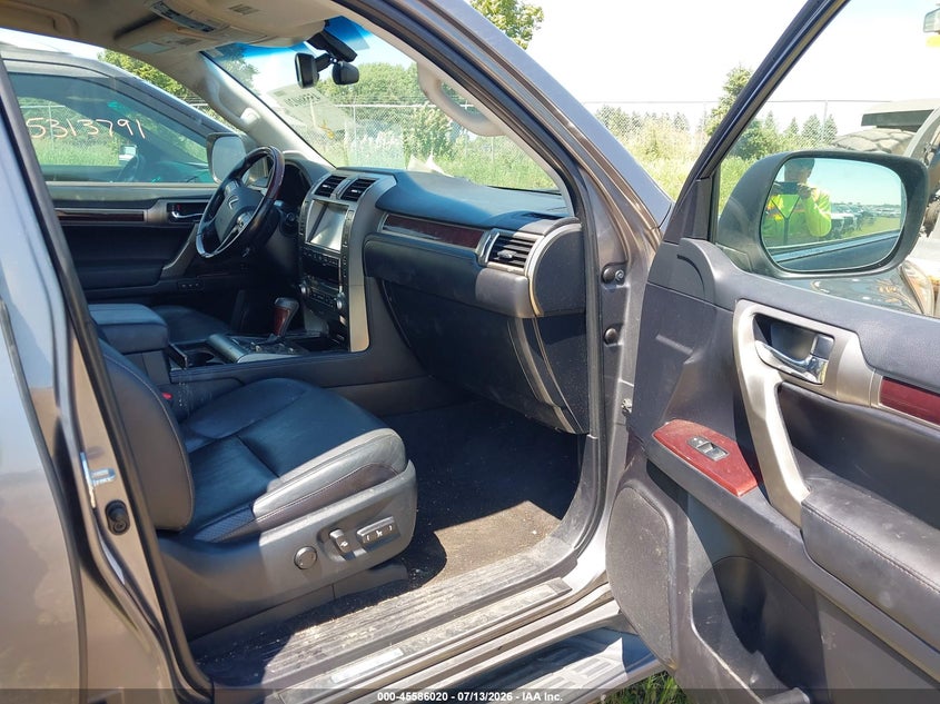 2016 LEXUS GX 460 auction photo 5