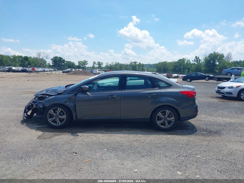 VIN: 1FADP3FE0JL309832 2018 FORD FOCUS SE
