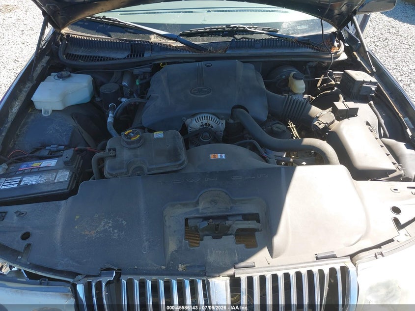 2001 Lincoln Town Car Signature VIN: 1LNHM82W01Y706214 Lot: 45586143