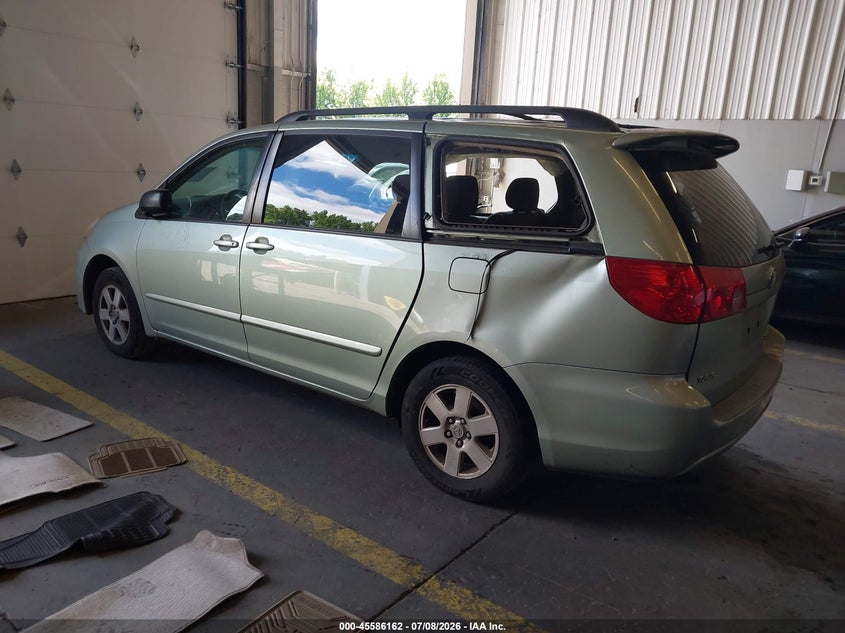 2008 TOYOTA SIENNA auction photo 3