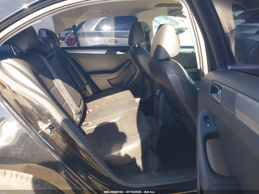 2017 VOLKSWAGEN JETTA auction photo 8