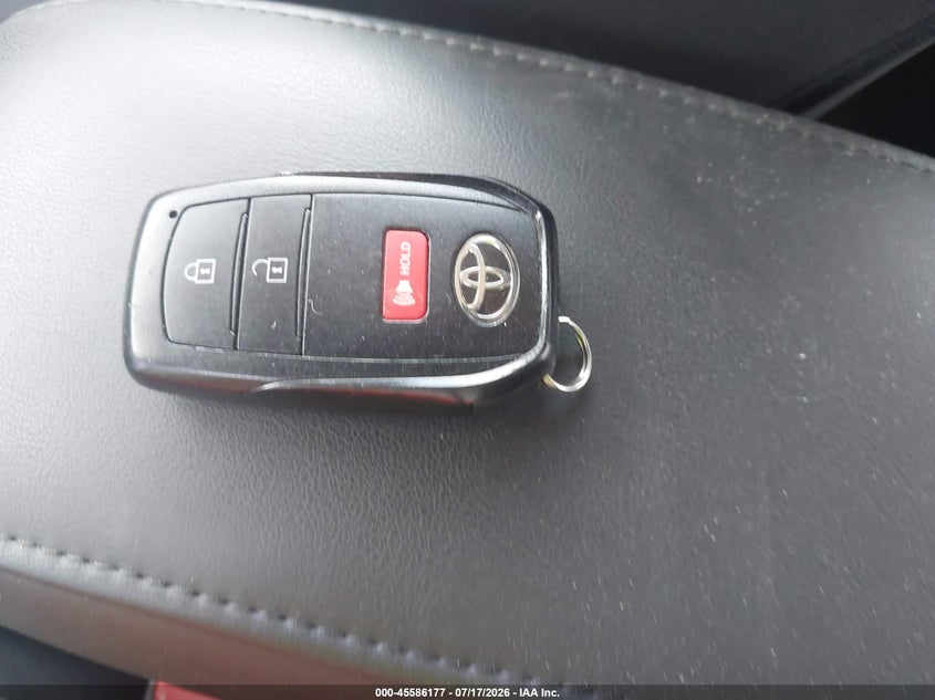 2022 Toyota Corolla Cross Le VIN: 7MUCAABG4NV019235 Lot: 45586177
